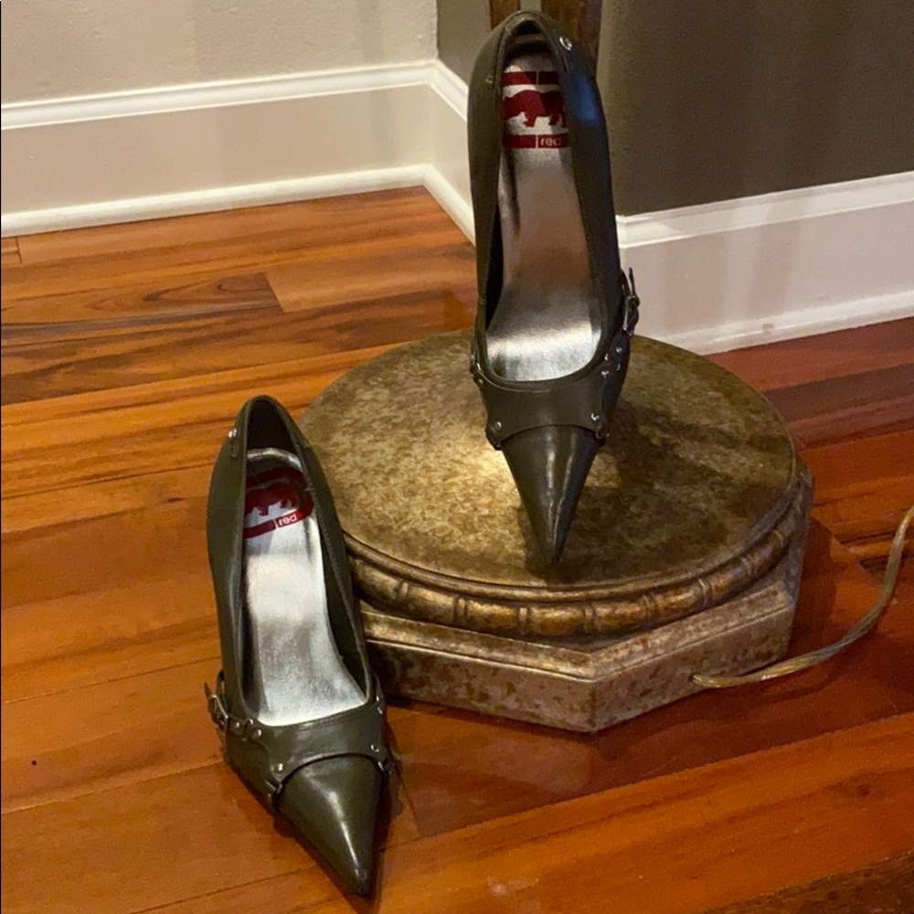 Khaki olive green pumps size 6.5 silver 4 “ heels